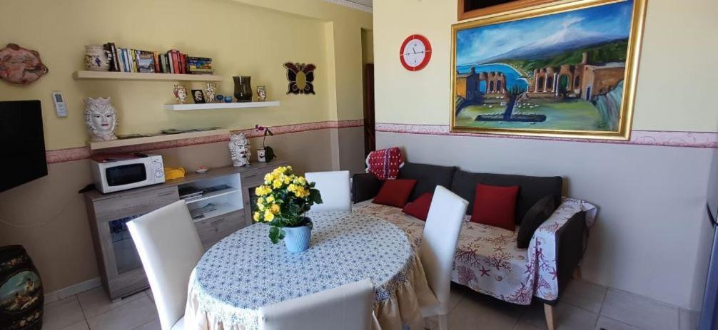 Mikros Appartement *