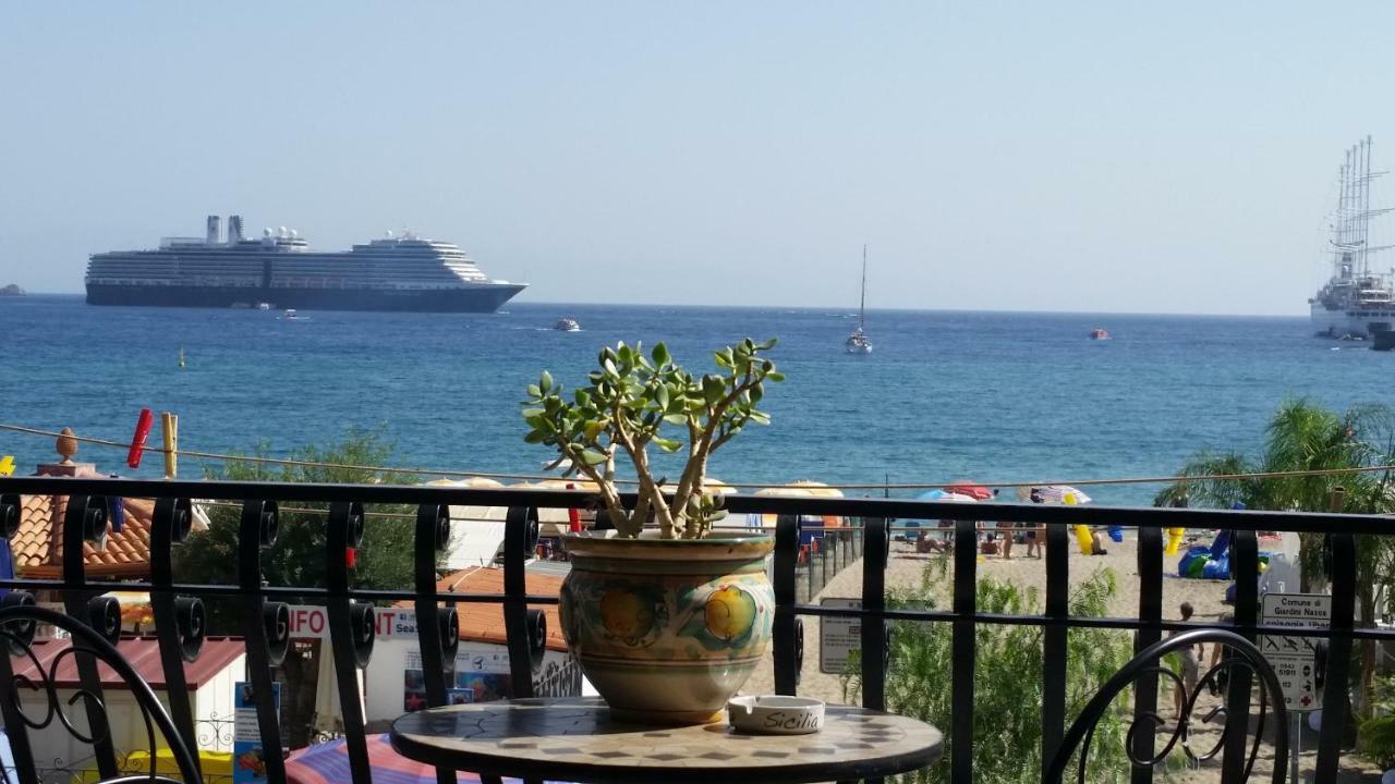 Appartement Mikros Giardini-Naxos